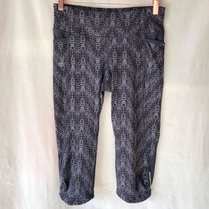 Athleta gray and black legging